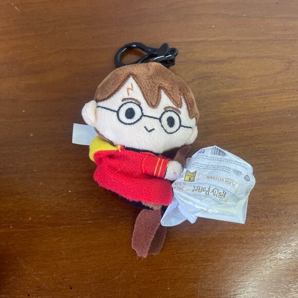 Harry Potter Clip On Plush Key Chain - Harry Potter on Broomstick - Picture 1 of 12
